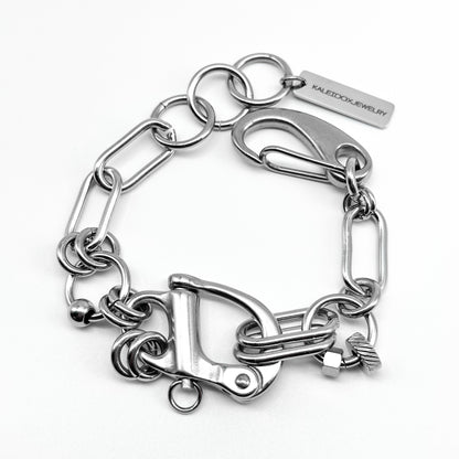 Snap shackle bracelet