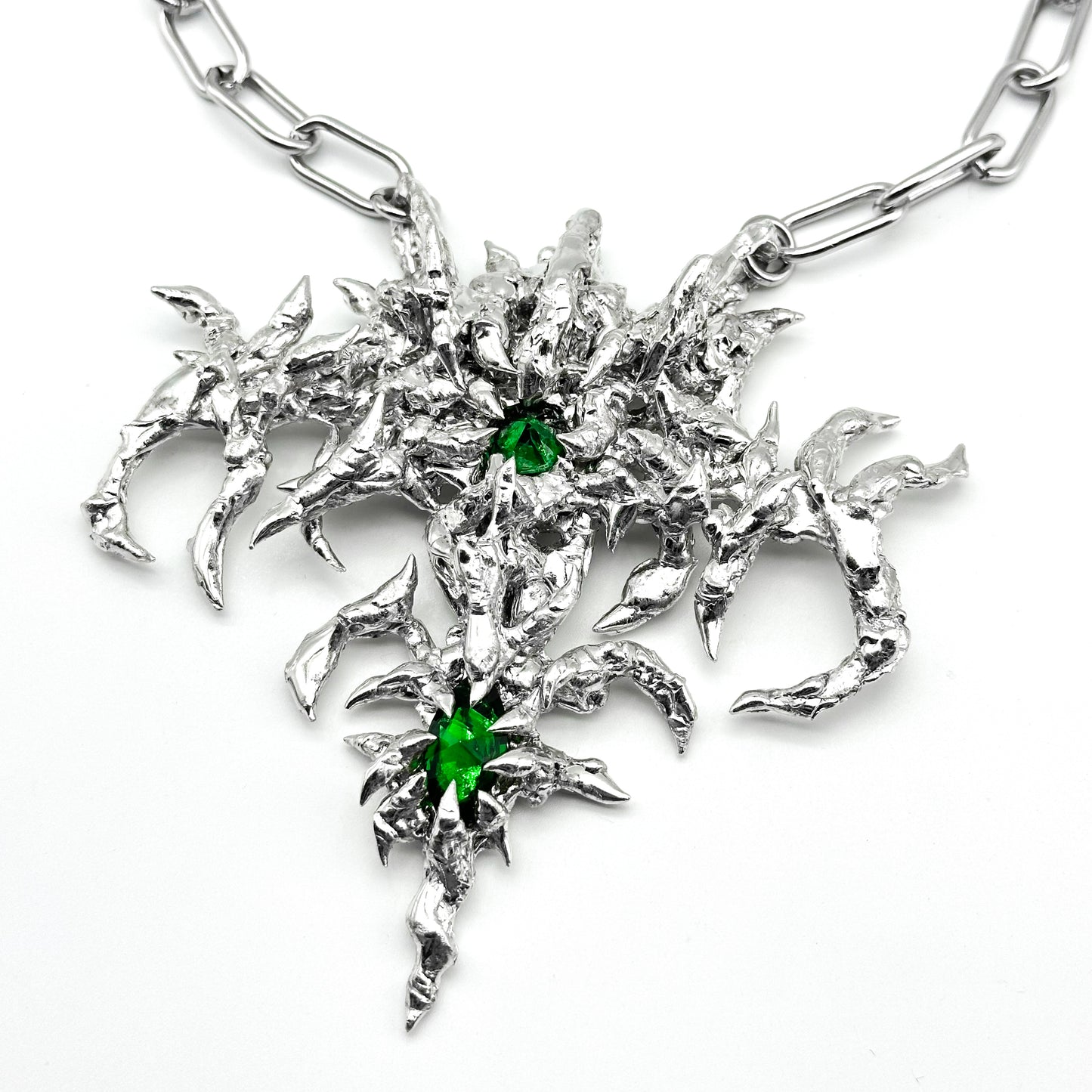 Soldered two green gem thorns necklace