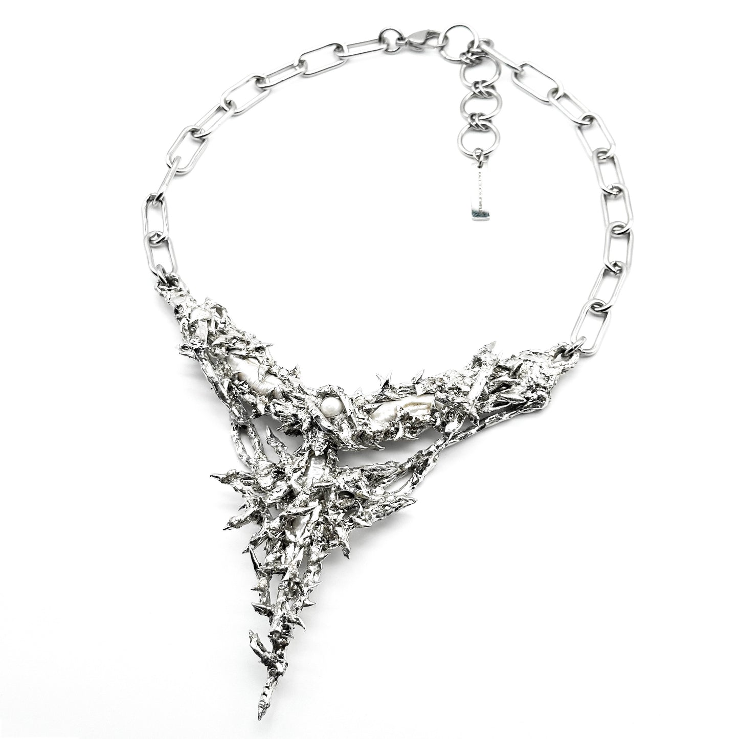 Soldered pearl thorns necklace